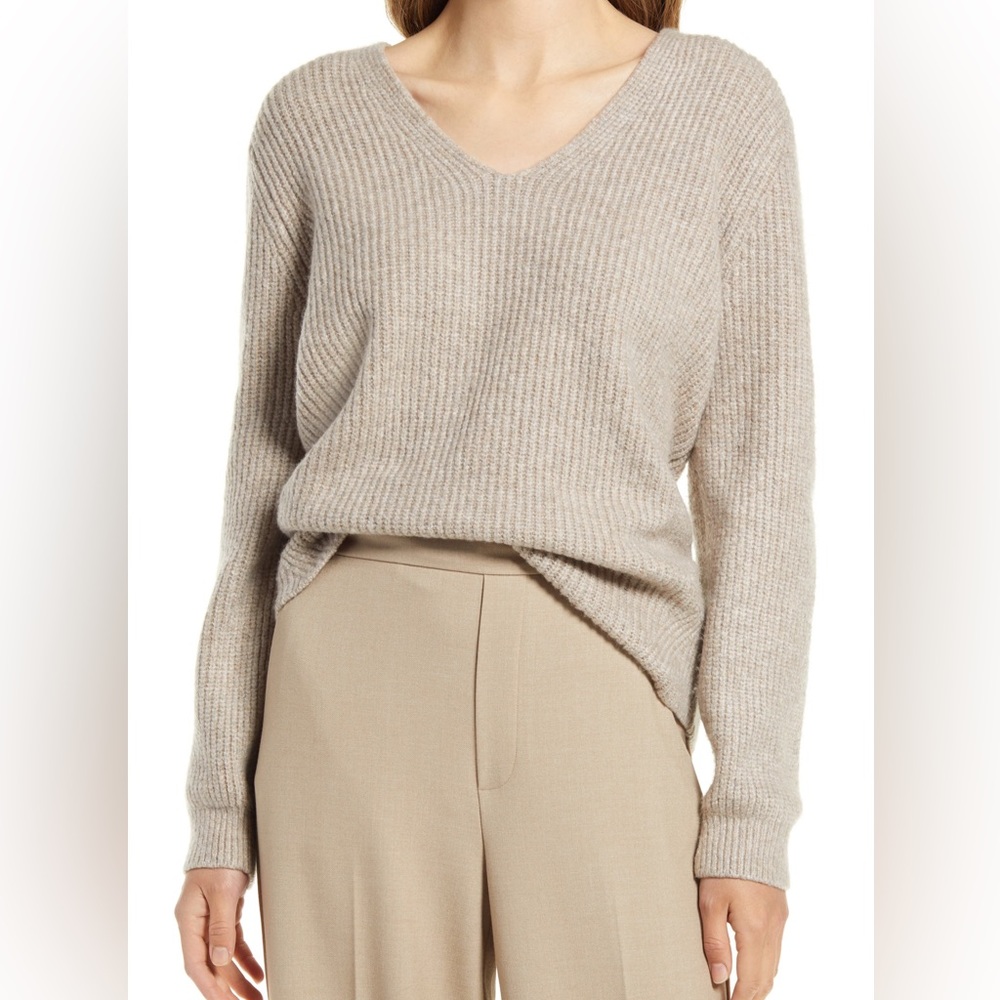 LIKE NEW Halogen Balloon Sleeve Sweater